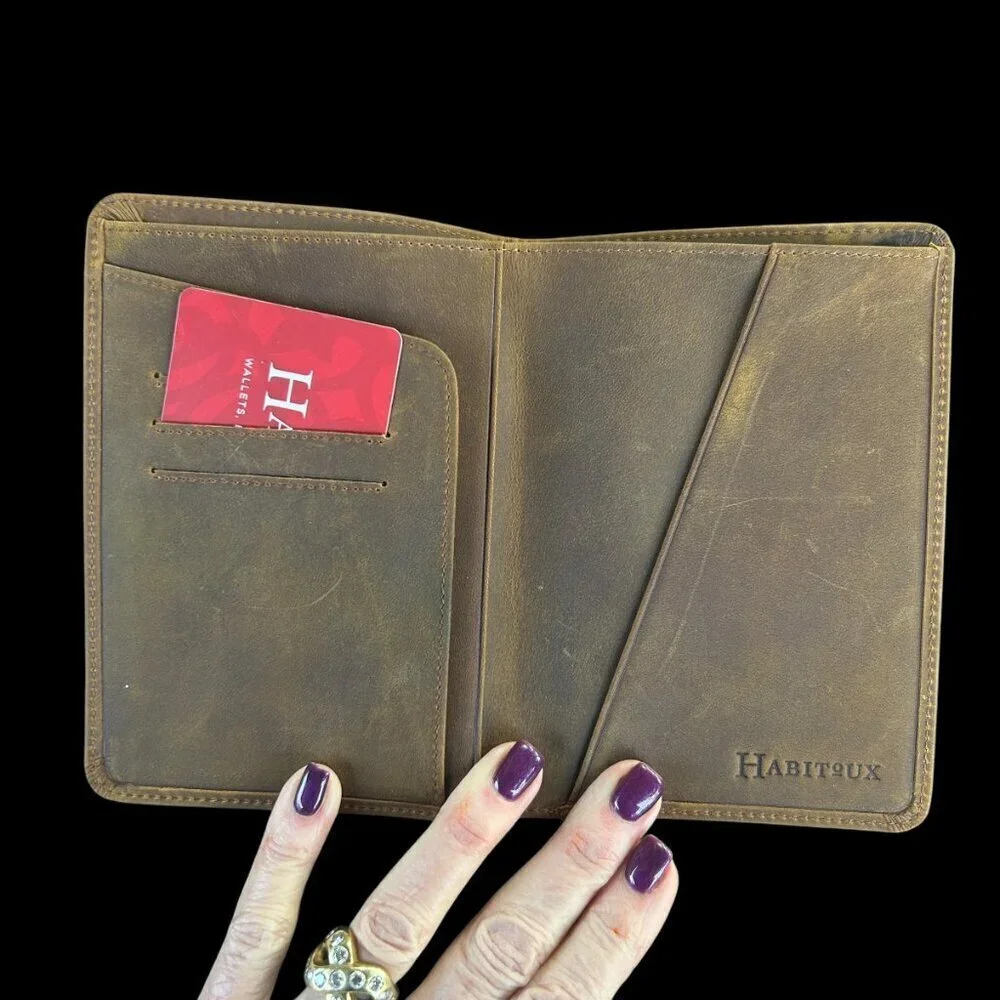 Habitoux Dark Brown Leather RFID Blocking BiFold Wallet NIB